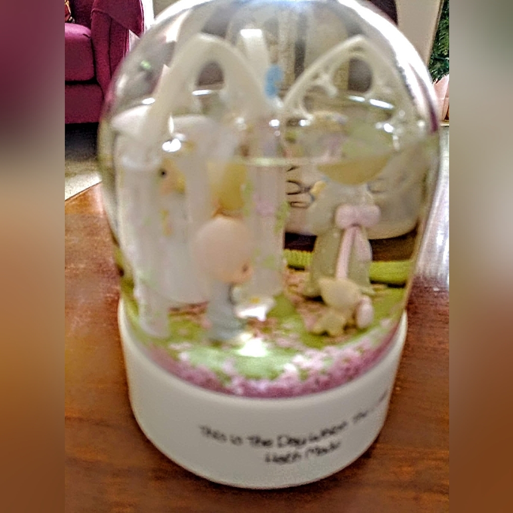 PreciousMoments MusicalGlobe, Bride&Maid,FlowerGirl,RingBoy walk To Bridal March